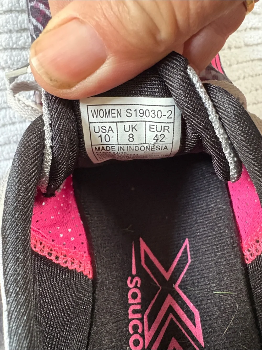 Saucony Women's Pink and Gray Geometric Pattern Running Shoes